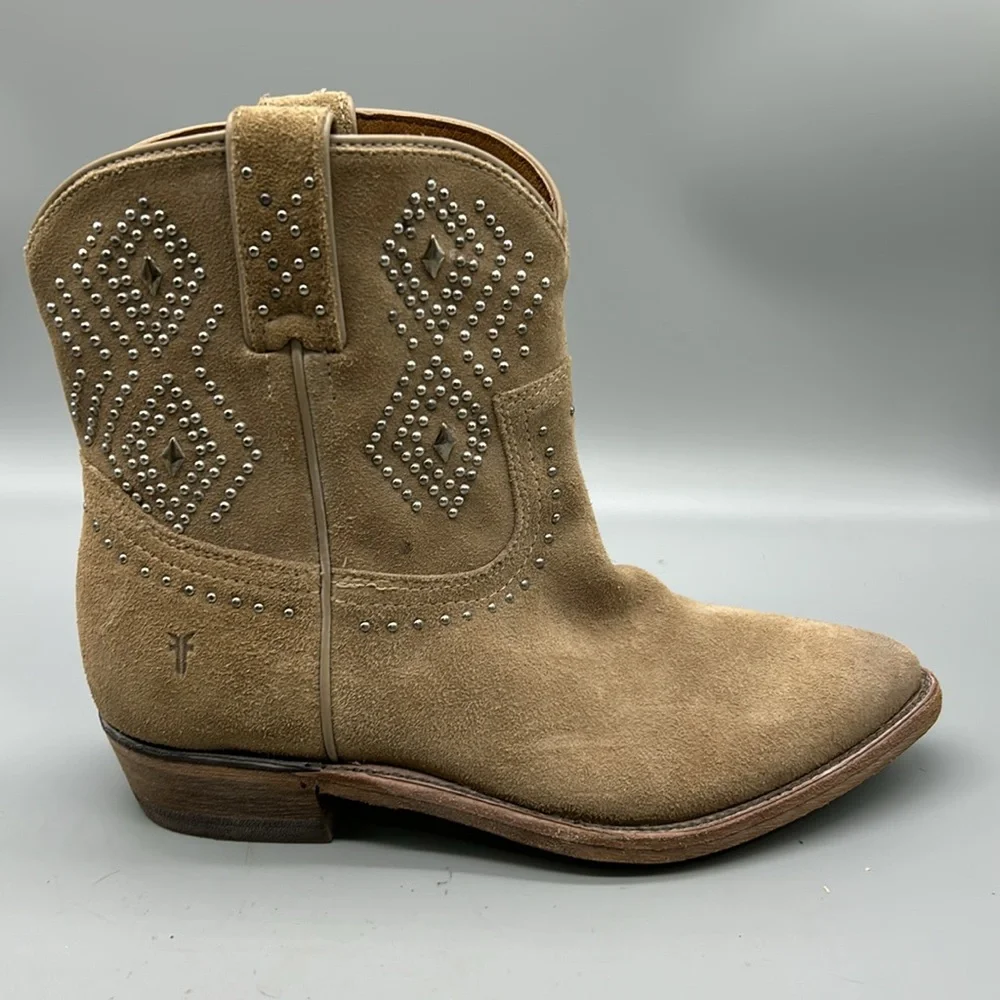 FRYE | BILLY STUD WESTERN BOOTS like new 7.5